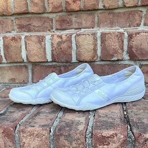 Sketchers White Relaxed Fit Memory Foam